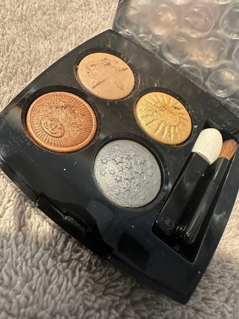 レ キャトル オンブル ブトン No.229