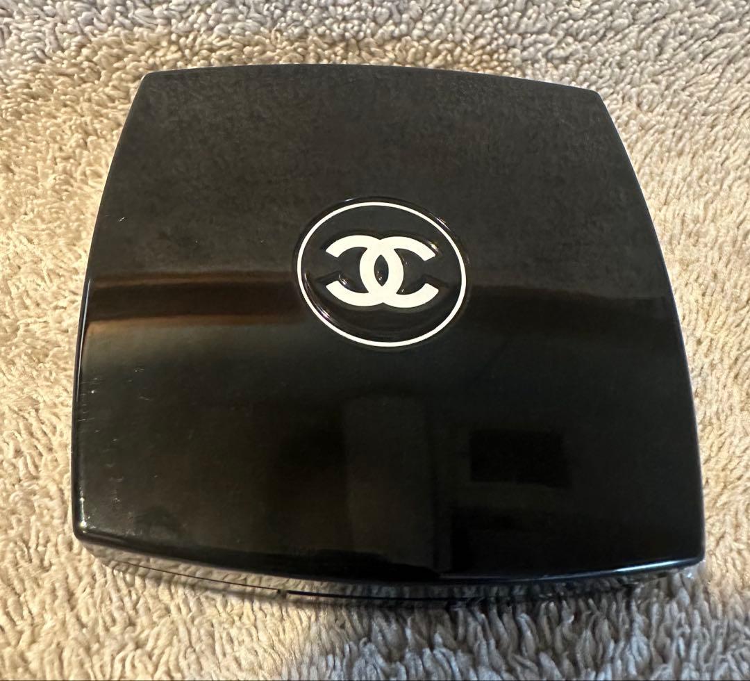 レ キャトル オンブル ブトン No.229