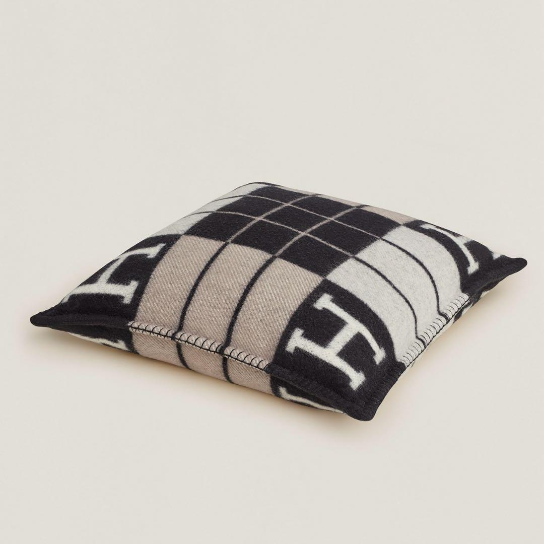 新品★HERMES エルメス　クッション　アヴァロンIII PM