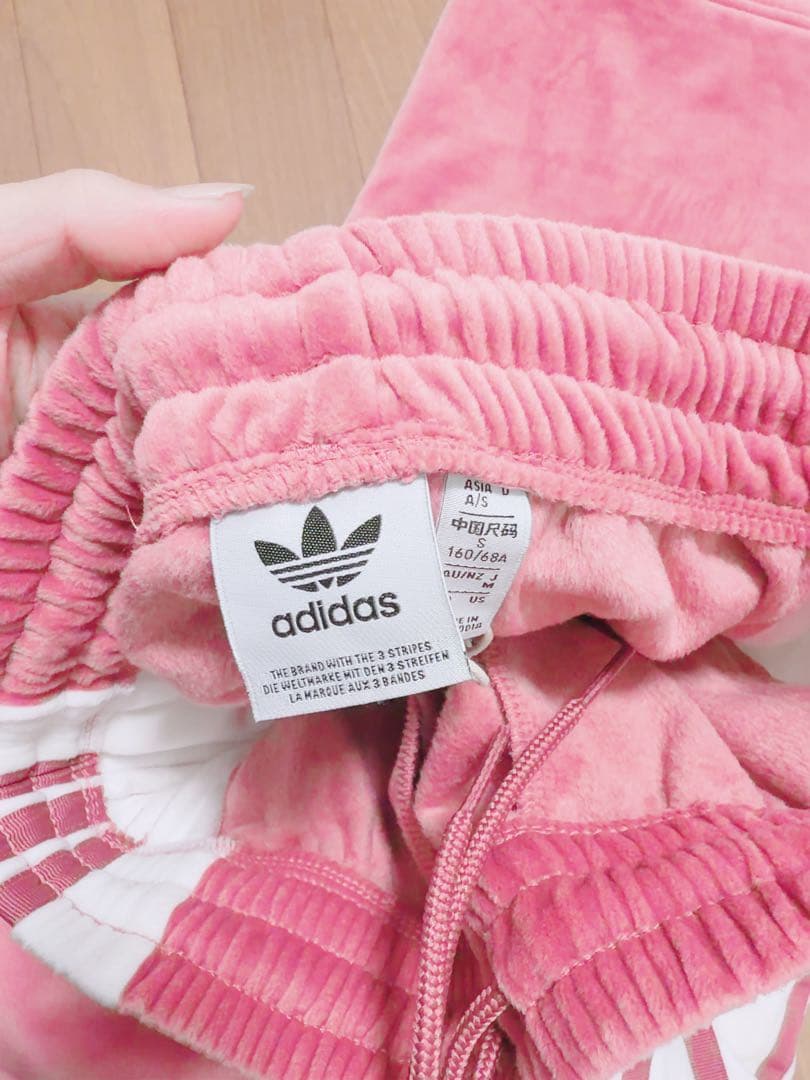 adidas ベロア パンツ