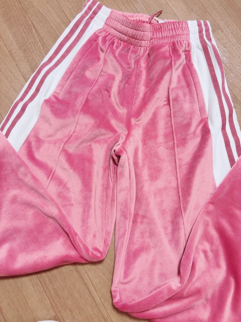 adidas ベロア パンツ