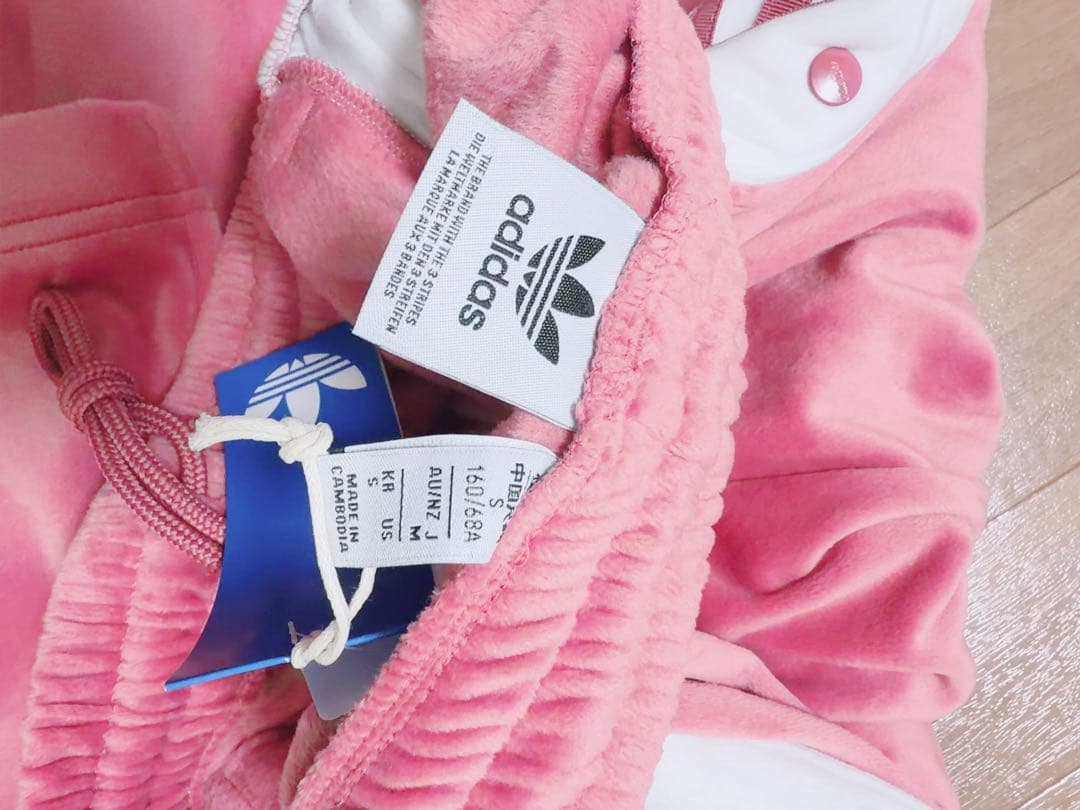 adidas ベロア パンツ