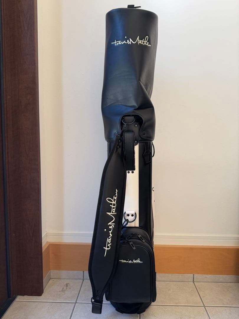 TravisMathew トラヴィスマシュー キャディバッグ 黒/白