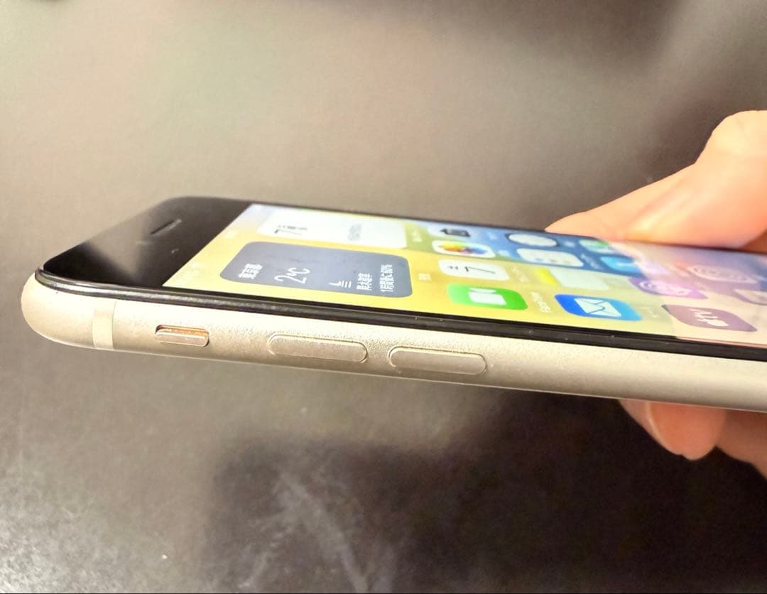 iPhone SE第3世代 64GB SIMフリー スターライト