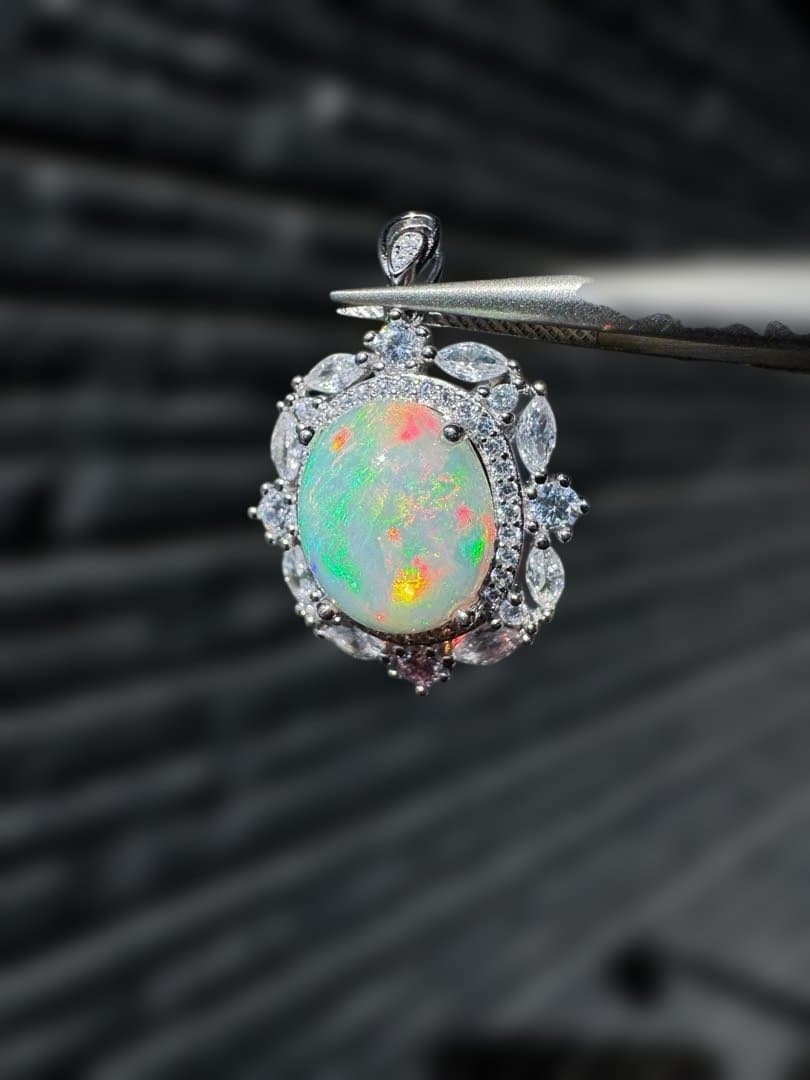 新作　天然石水オパールペンダント紫遊色綺麗極彩ルース3.078ct 鑑ソ付