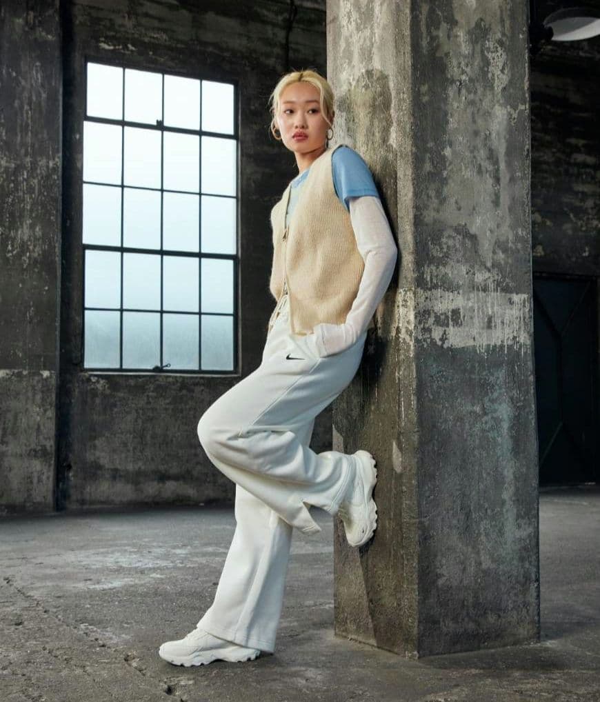 【1時間のみ着用】NIKE TC7900　24cm