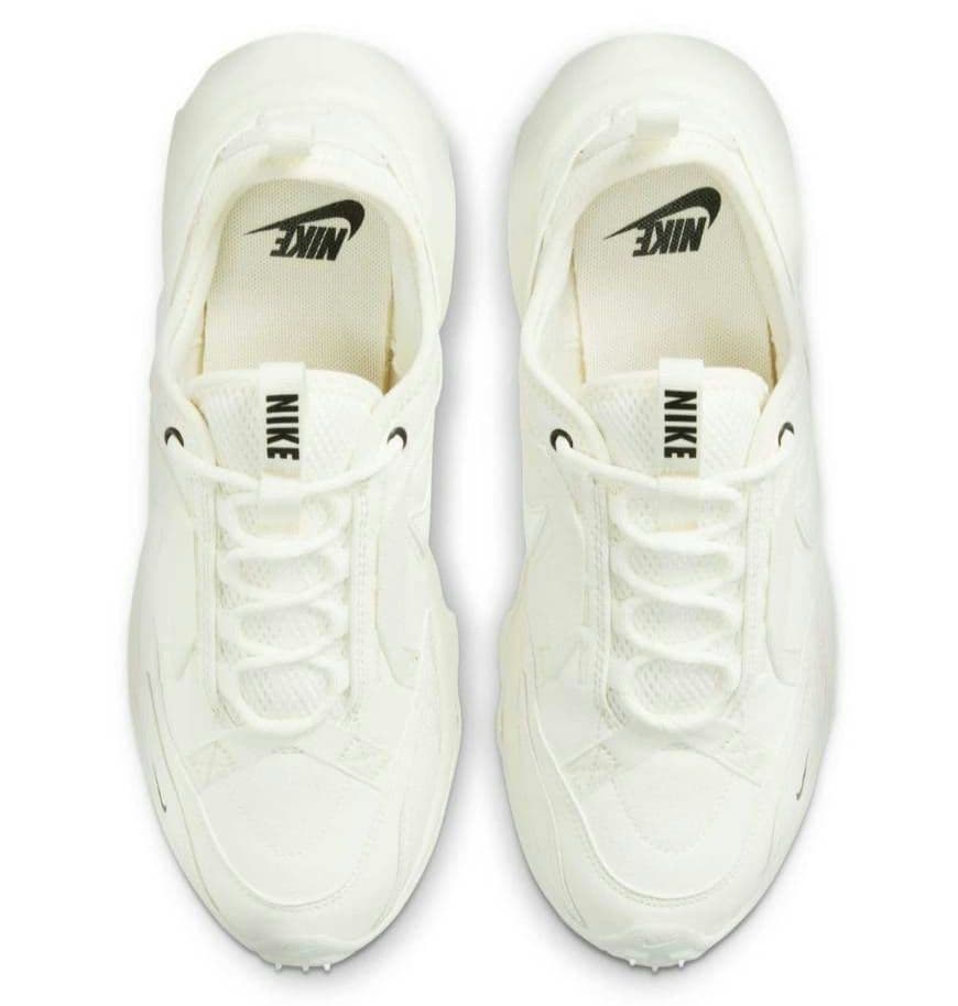 【1時間のみ着用】NIKE TC7900　24cm