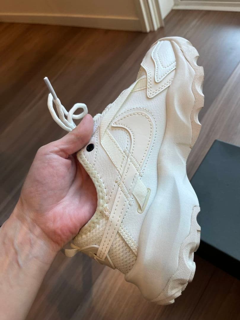 【1時間のみ着用】NIKE TC7900　24cm