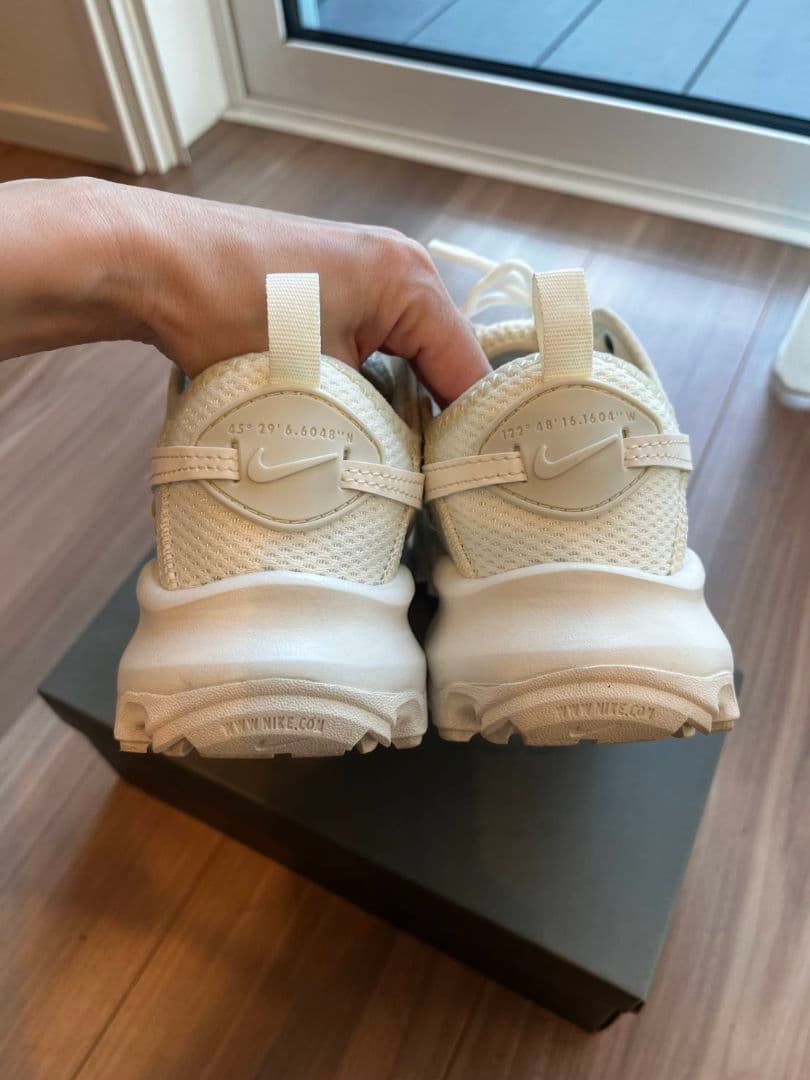 【1時間のみ着用】NIKE TC7900　24cm