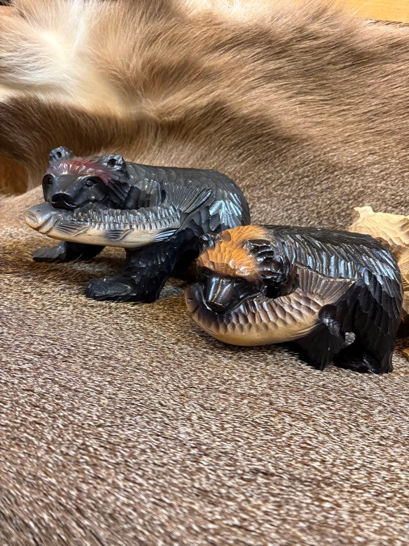 木彫り熊　毛並み彫り体験キット　鮭食い熊　中川貞司作。　木地、丸刀、三角刀セット