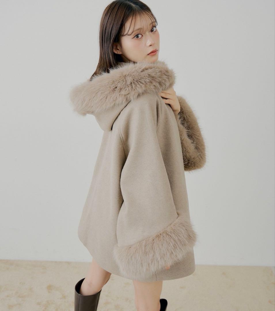 Chico ファー付きフード襟マルチwayケープコート ベージュ