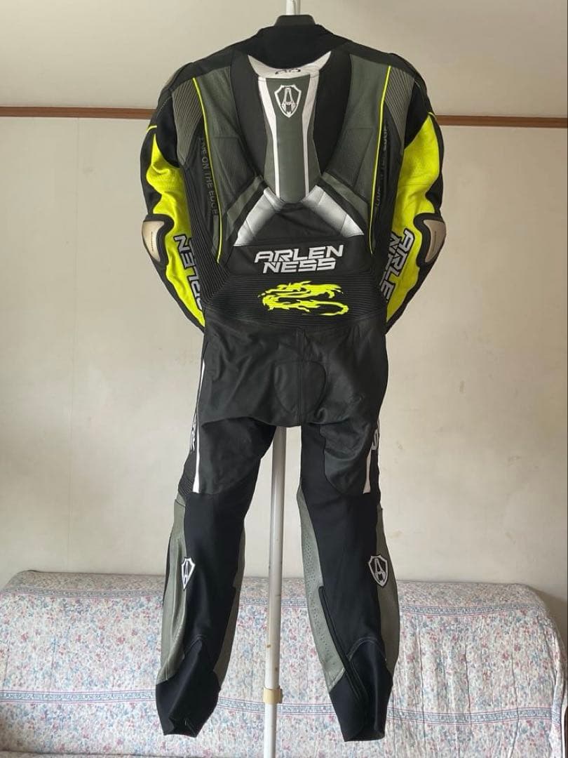 【未使用】ARLENNESSアレンネスレーシングスーツ48サイズ Bk.Ye.