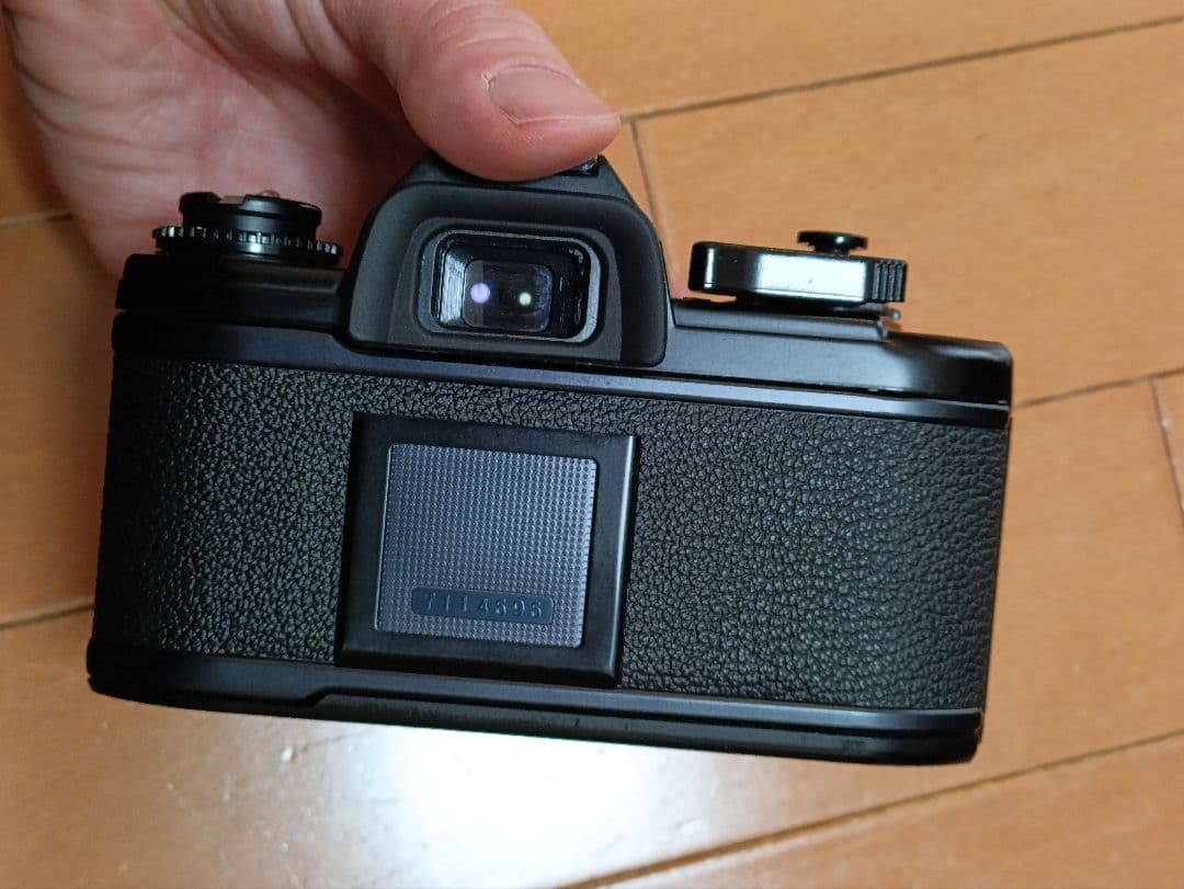 Nikon EM 本体 ＋ NIKKOR 50mm f/1.8 レンズセット