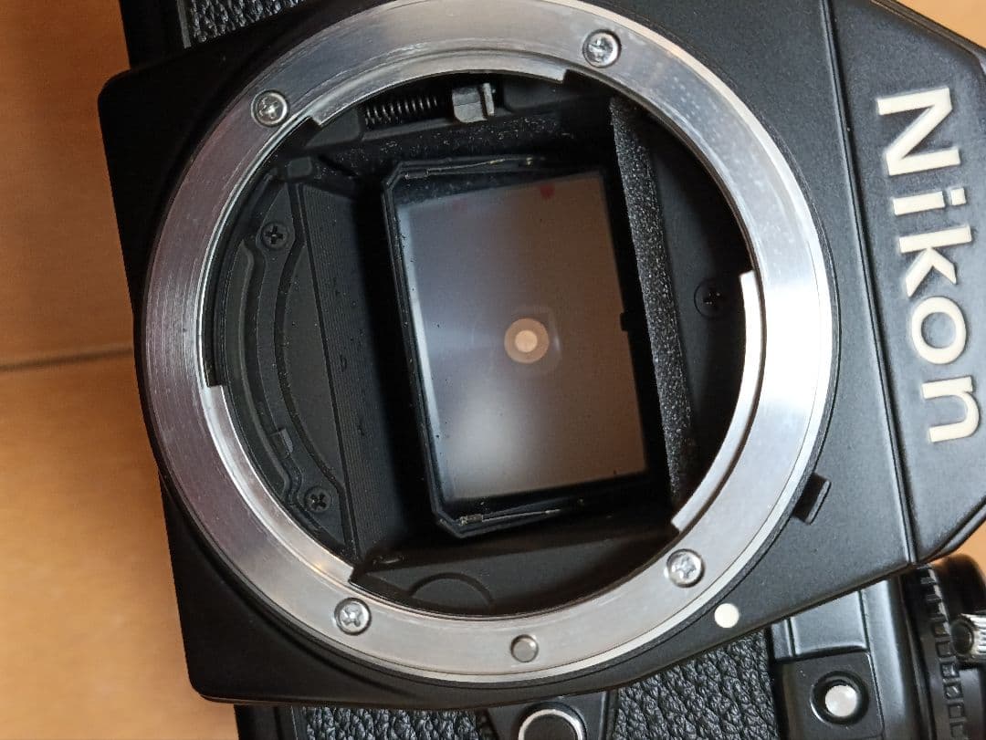 Nikon EM 本体 ＋ NIKKOR 50mm f/1.8 レンズセット