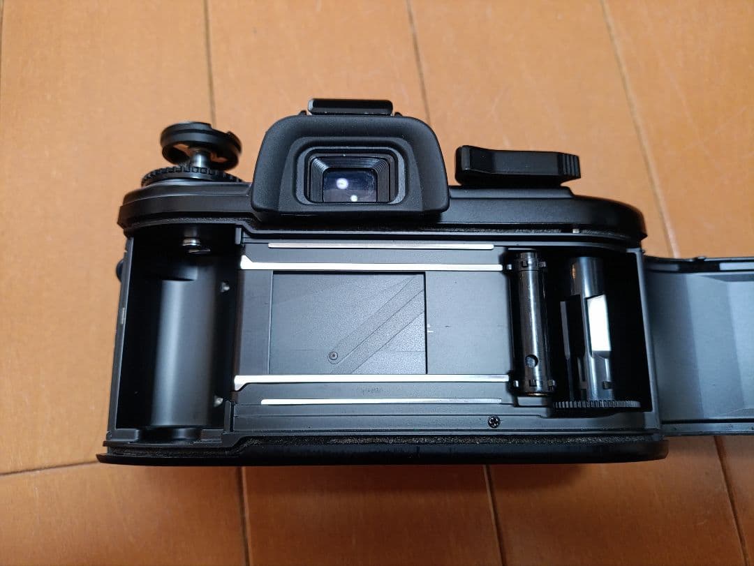 Nikon EM 本体 ＋ NIKKOR 50mm f/1.8 レンズセット