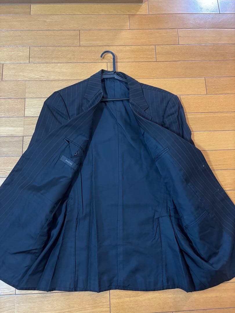 GUCCIブラックストライプスーツ