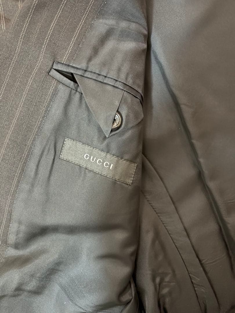GUCCIブラックストライプスーツ