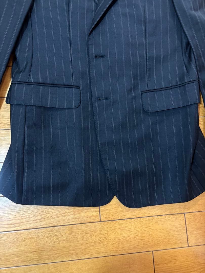 GUCCIブラックストライプスーツ