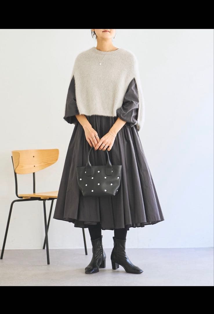 ビアズリー　ファーニットポンチョ　ライトグレー