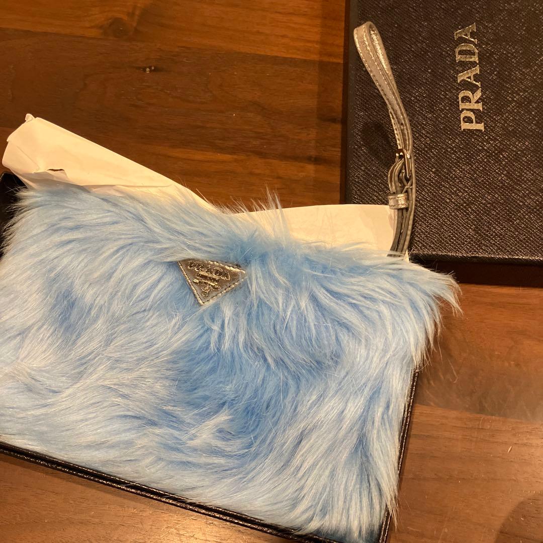Ｒ*Ｅ様 PRADA 水色 ファー ショルダーバッグ