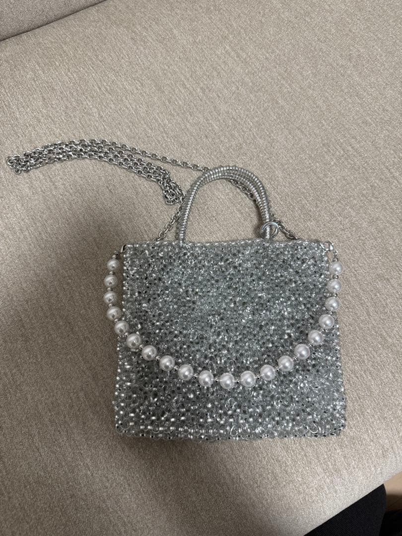 アンテプリマ ミニアトゥーラ シルバー ショルダーバッグ