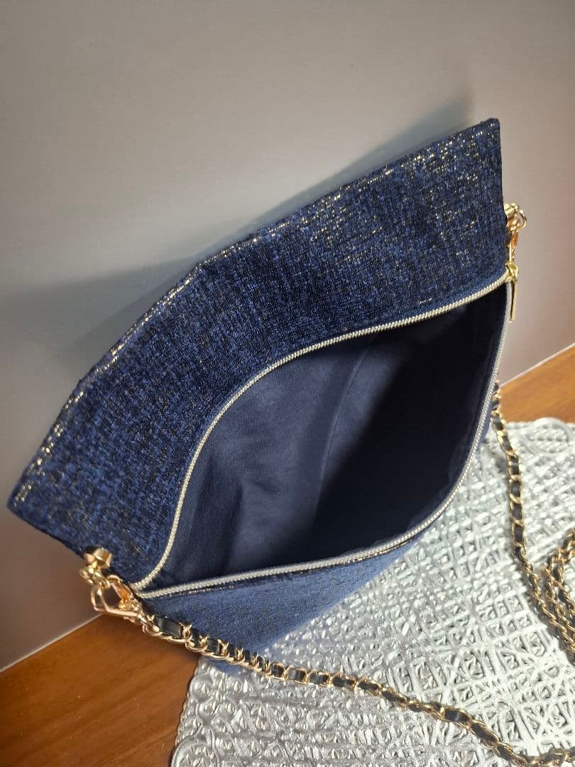 CHANEL 　ホリデー限定ポーチ　ネイビー　ノベルティ　斜め掛け