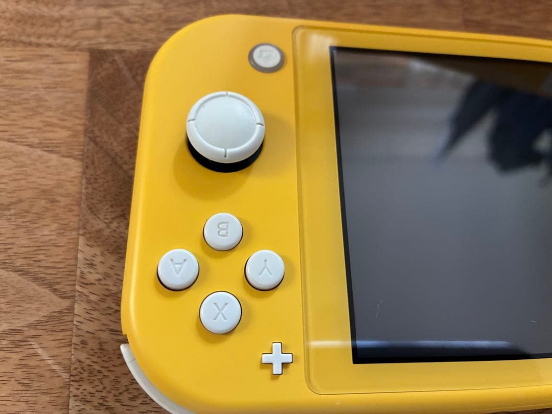 Nintendo Switch Light イエロー