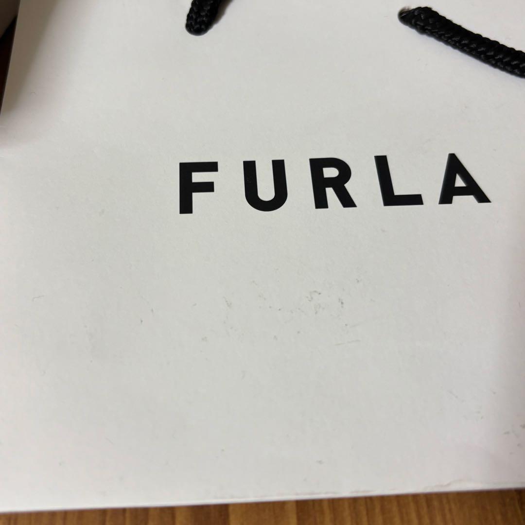【美品】FURLA 二つ折り財布　グレー