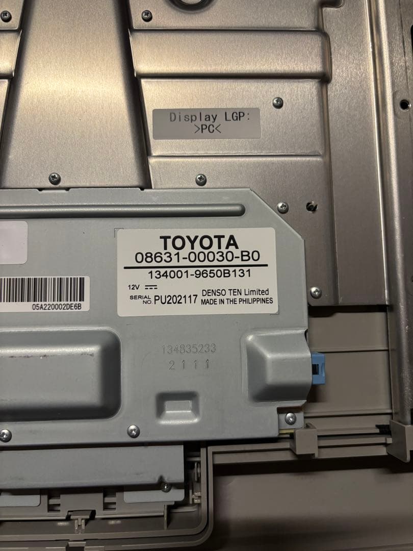 トヨタ　純正フリップダウンモニター　V12T-R68C