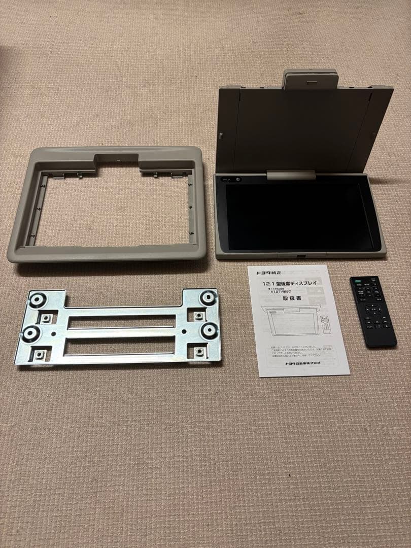 トヨタ　純正フリップダウンモニター　V12T-R68C