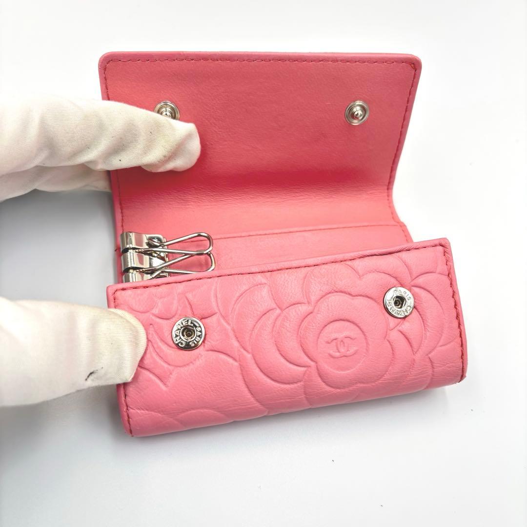 【良品】CHANEL シャネル ピンク キーケース カメリア ラムスキン 6連