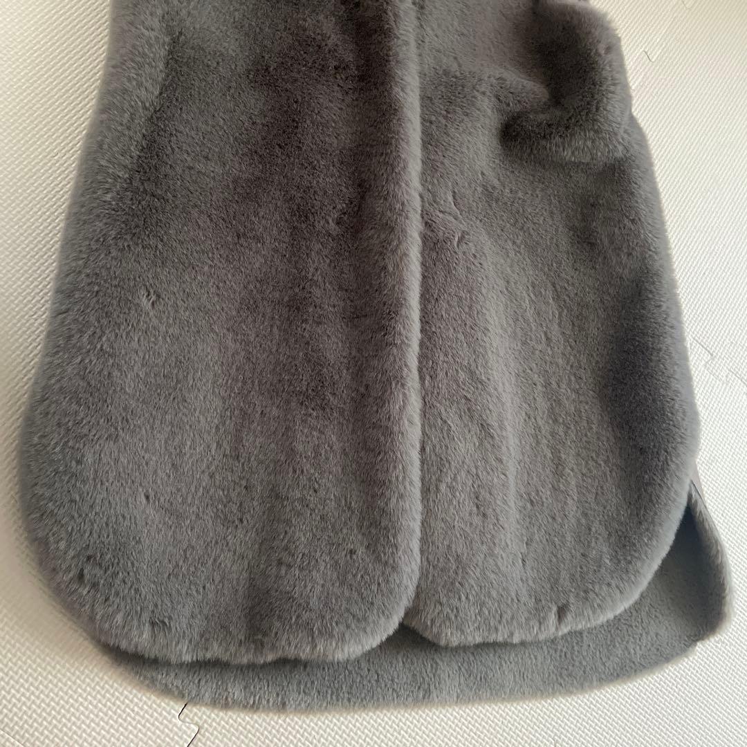 【値下げ】PASSIONE パシオーネ　フェークファー　フード付きベスト