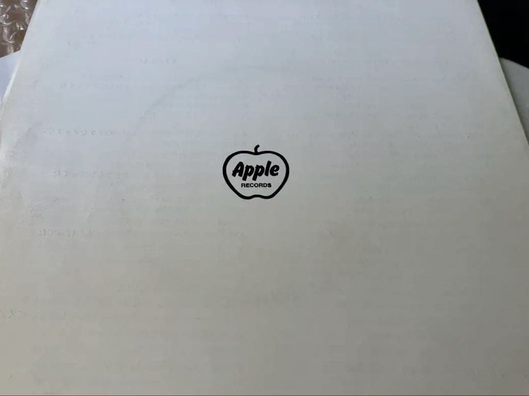 ノーエクボ　ふあふあのジャケ　400円　赤字価格印刷　パーティはそのままに