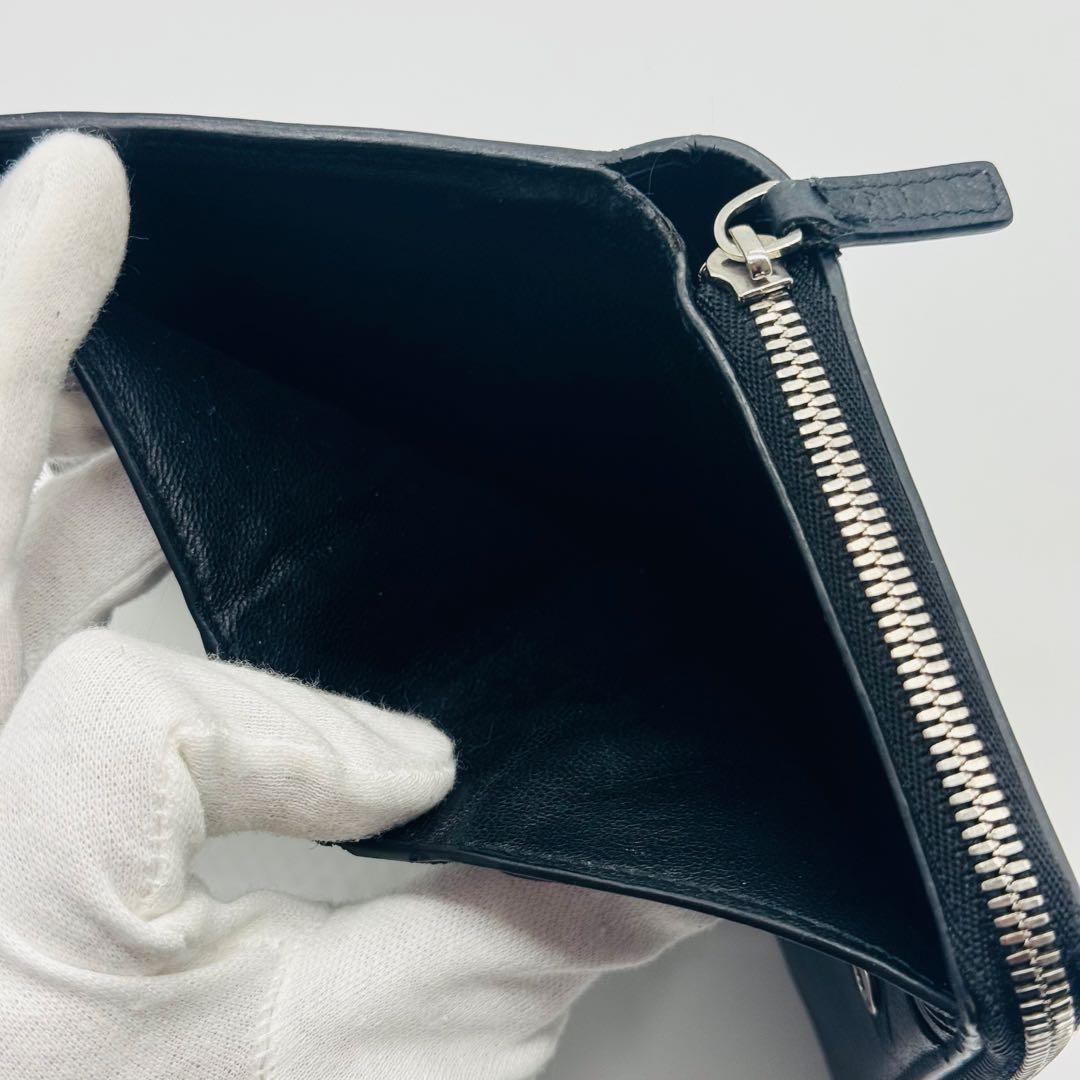 希少✨バレンシアガ 二つ折り財布 ロゴ型押し レザー ブラック ファスナー