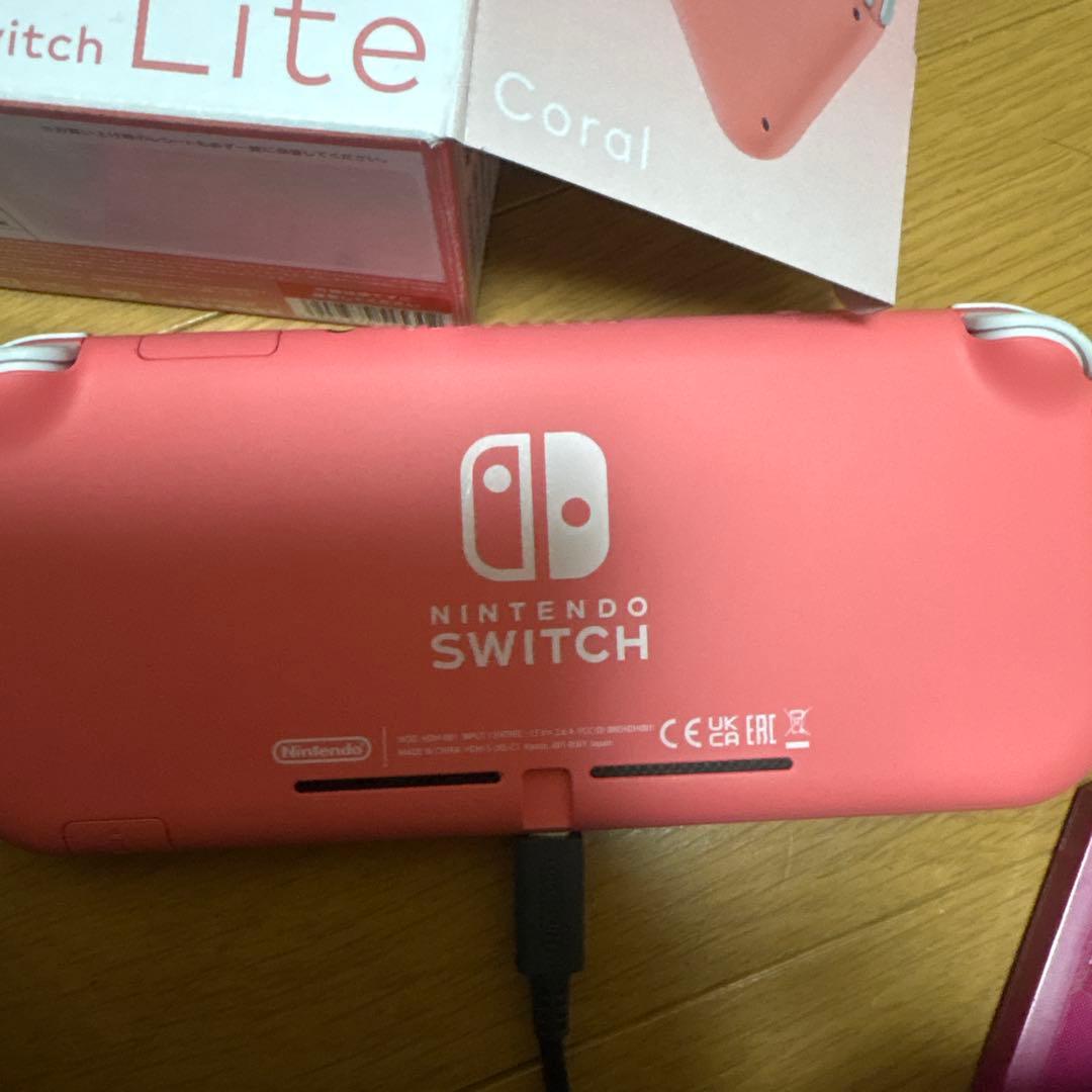 Nintendo Switch Lite コーラルとケース