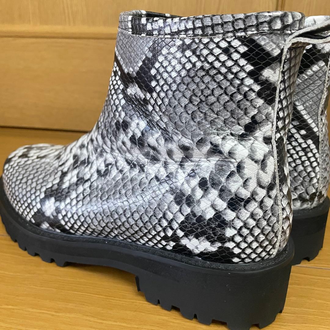 超美品 レア HARE パイソン柄 ショートブーツ レザー サイドジップ 厚底