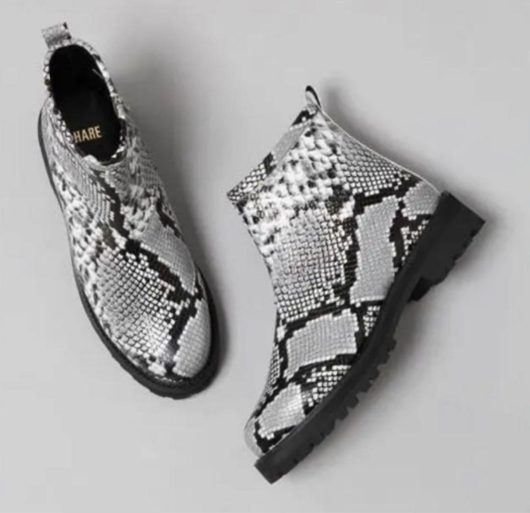 超美品 レア HARE パイソン柄 ショートブーツ レザー サイドジップ 厚底