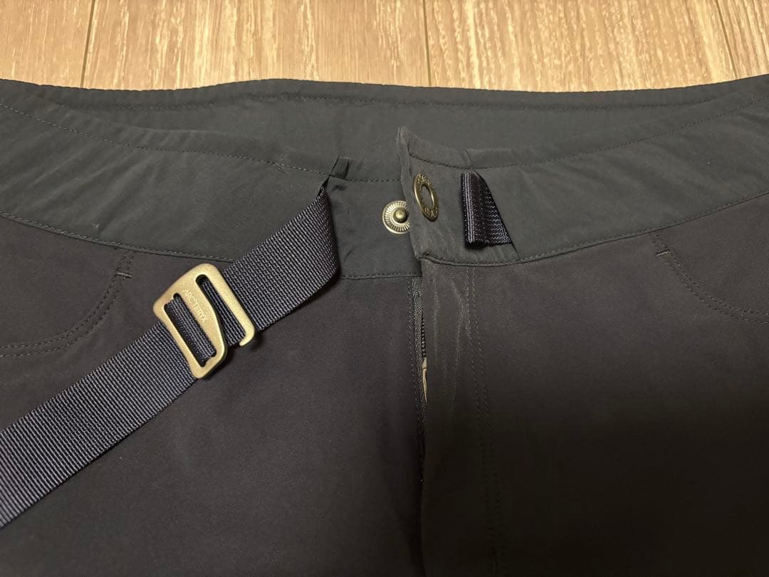 【D】ARC’TERYX ナイロンショーツ