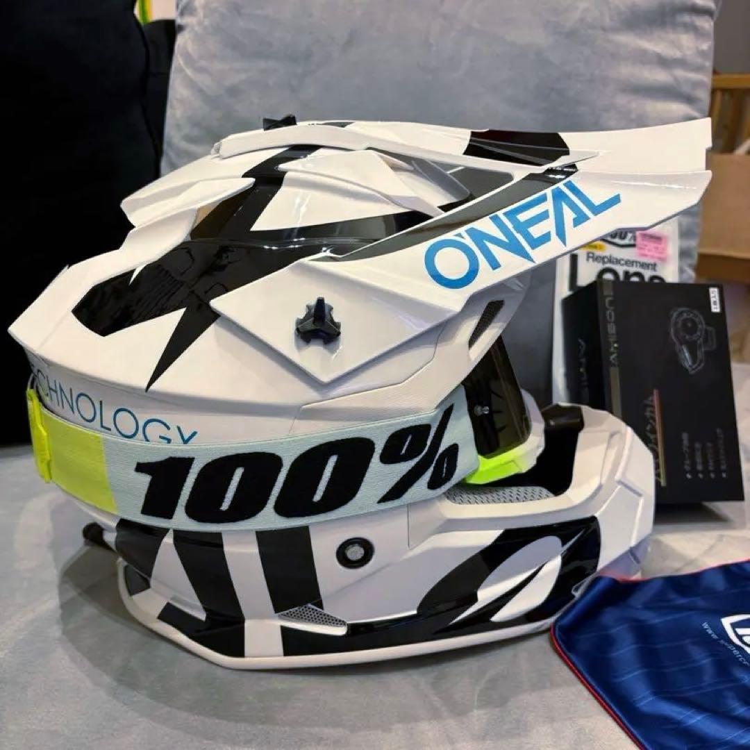 ONEAL オニール　ヘルメット　オフロード