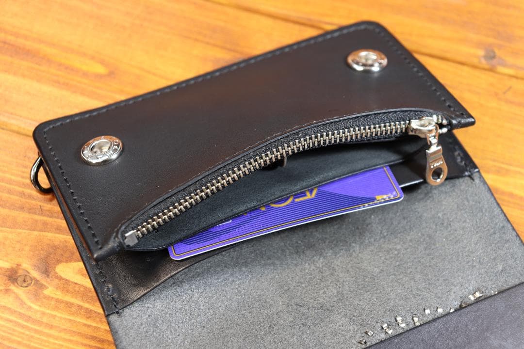 フラワースタッズ　ミドルトラッカーウォレット 　ハトメ小判カン付き