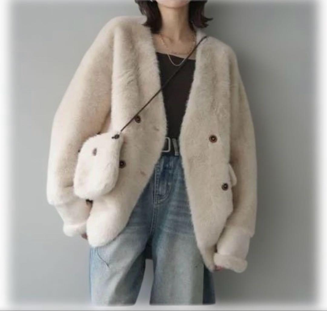 Lumier リュミエ同型　バック付きエコファーコート アイボリー