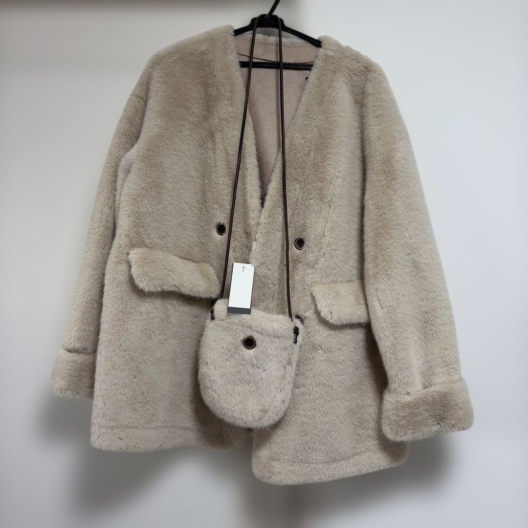 Lumier リュミエ同型　バック付きエコファーコート アイボリー