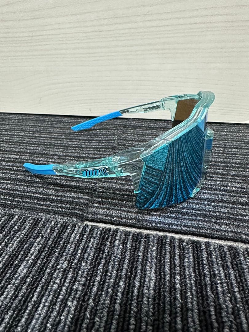 100% スポーツサングラス クリア/ブルー ケース付き