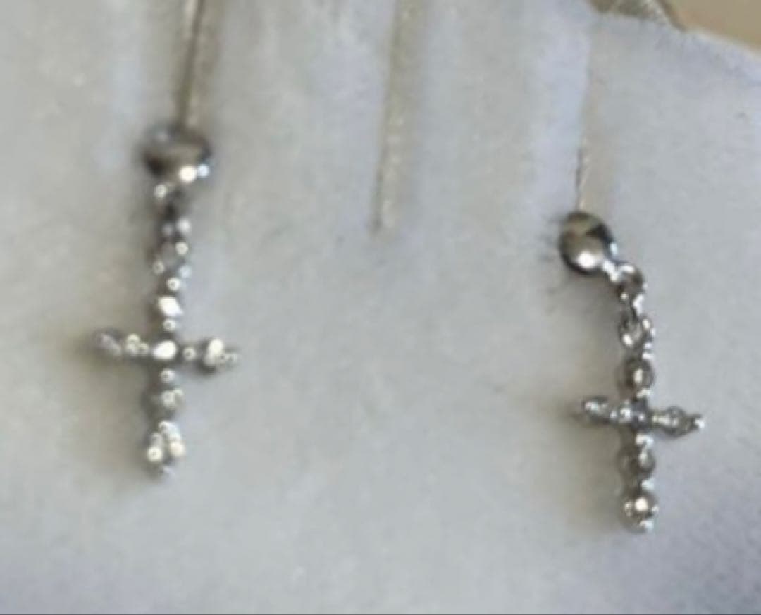 K18WG クロスモチーフ 天然ダイヤモンド 十字架 ダイヤ ピアス