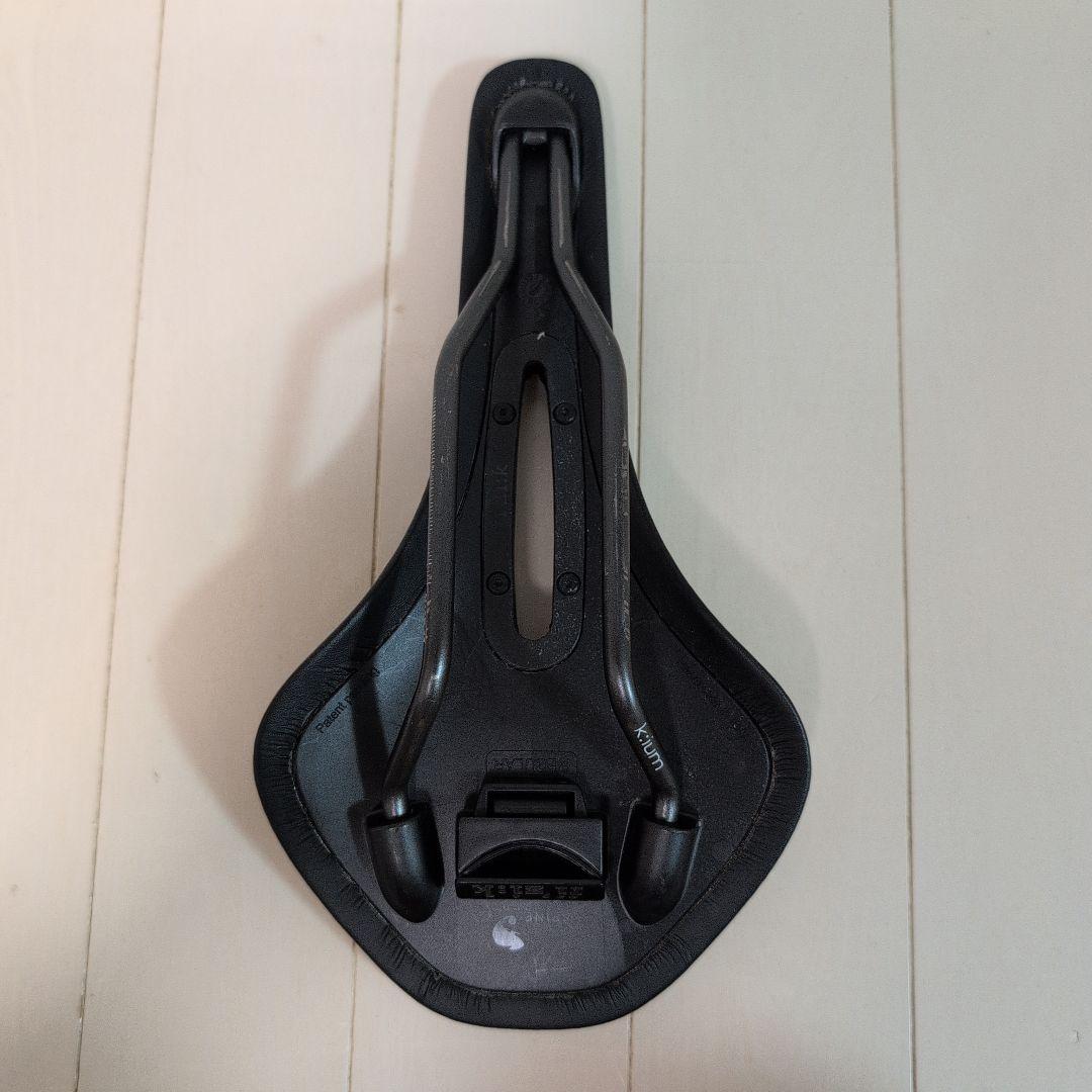 fi'zi:k ( フィジーク ) ANTARES R3 OPEN レギュラー