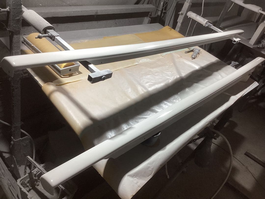 ハイエース200系ギブソンサイドステップ070塗装。