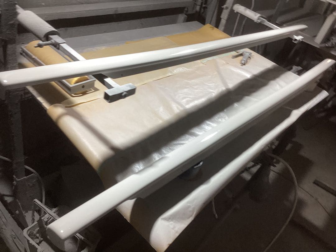 ハイエース200系ギブソンサイドステップ070塗装。