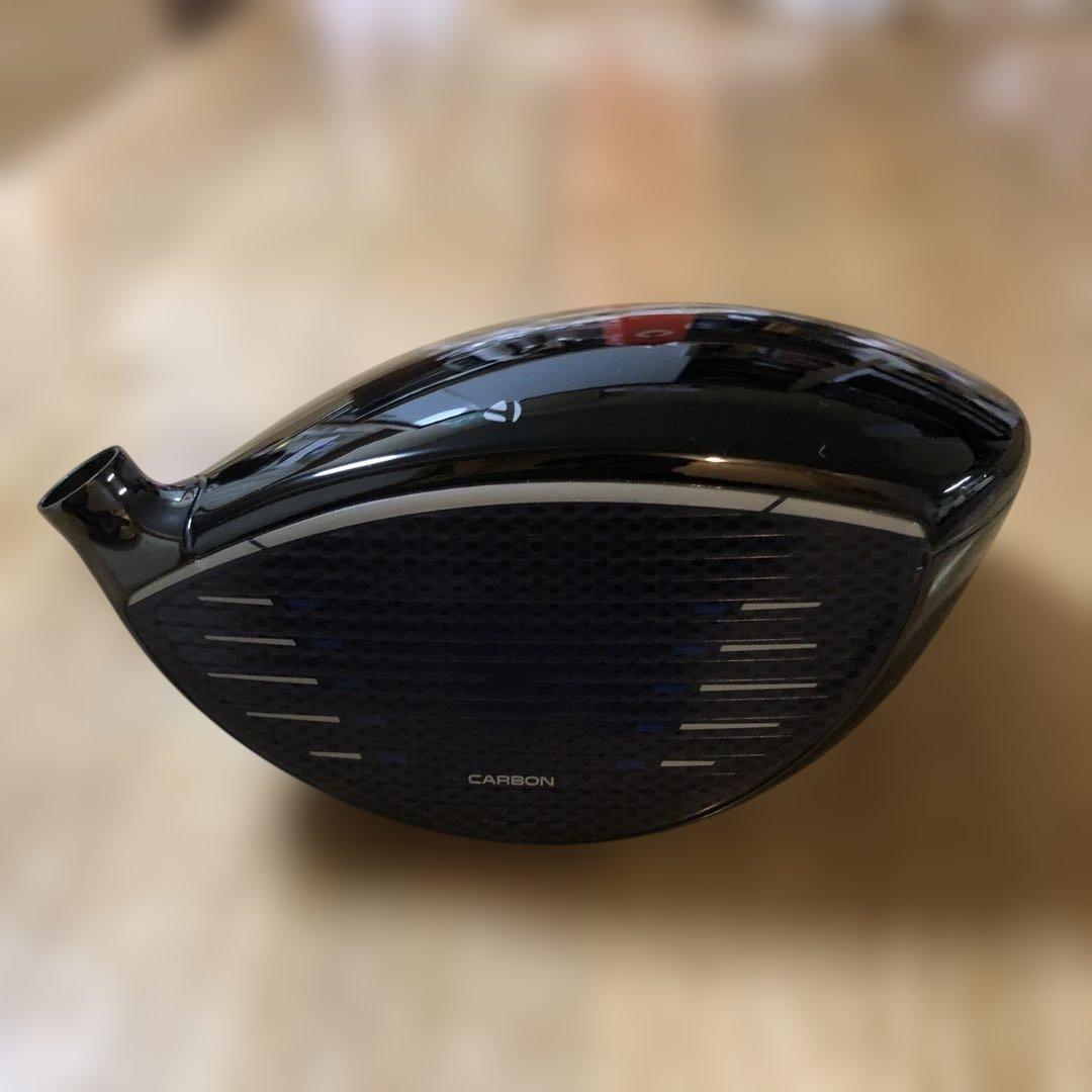 左）Qi10 MAXドライバー10.5ヘッド＋ヘッドカバー