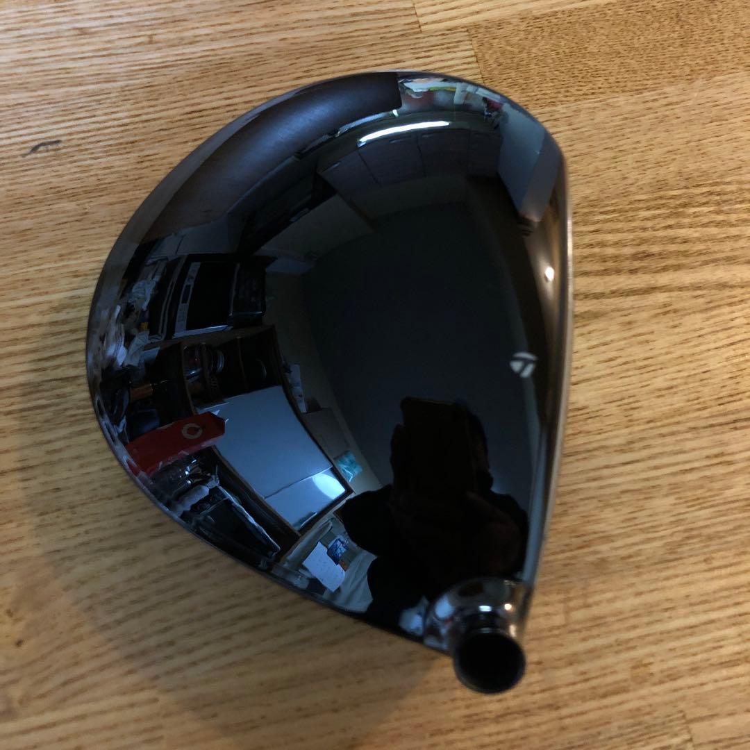 左）Qi10 MAXドライバー10.5ヘッド＋ヘッドカバー