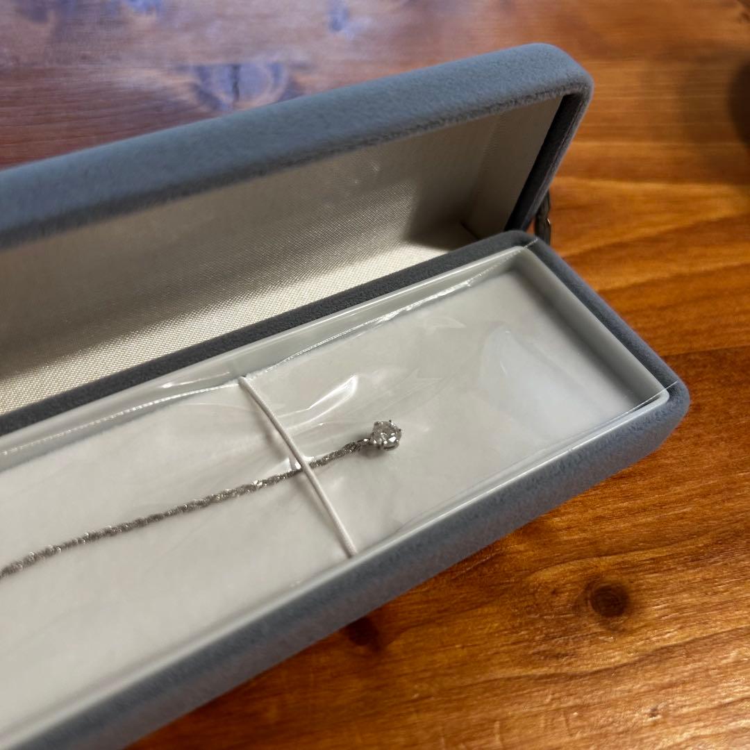 ナチュラ　Pt 0.3ct ダイヤペンダント 専用ケース付き